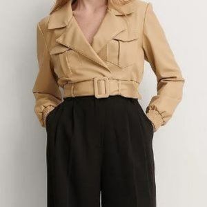NA - KD Belted Croped Jacket Size 42EUR/10 US NWT